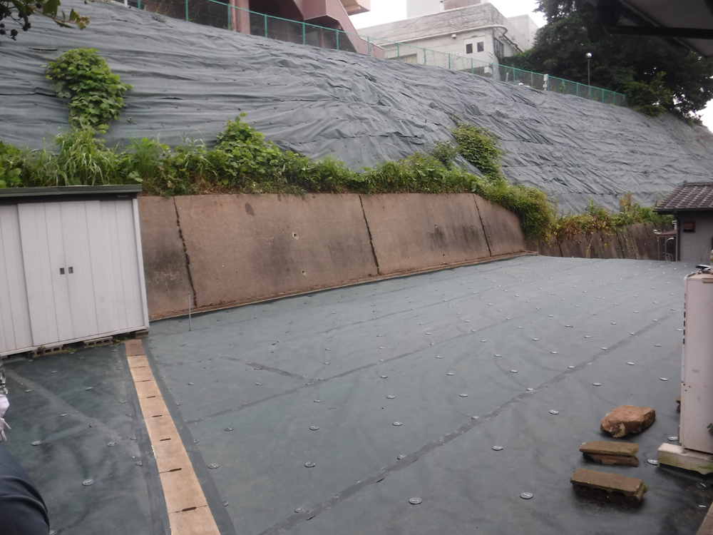 城南町W様邸　防草シート新設工事